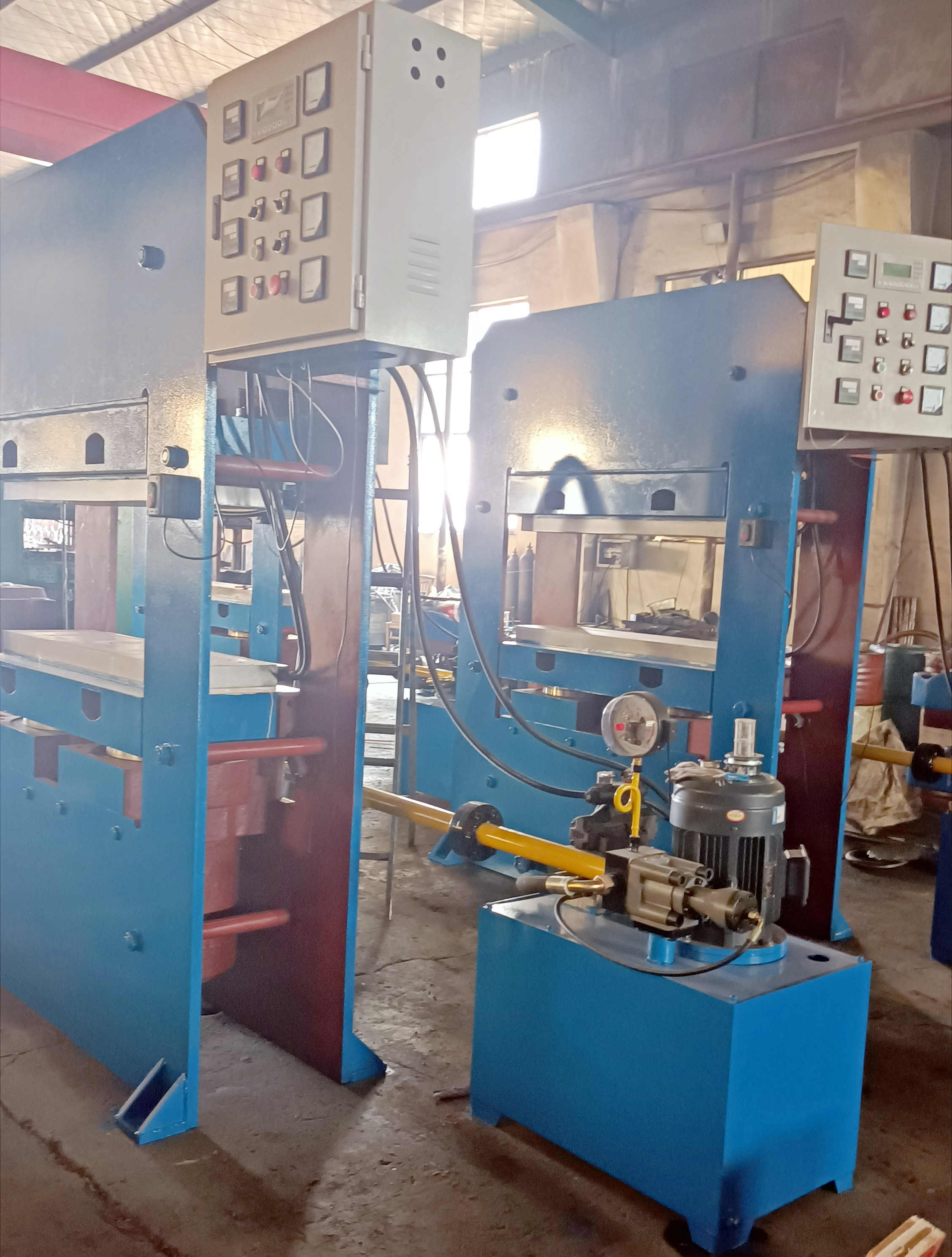 200噸平板硫化機(jī) 金剛石繩專用硫化機(jī)